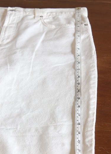 measuring the length of pants
