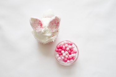 Decorate bunny face