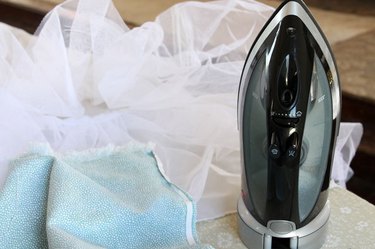 iron a crinoline