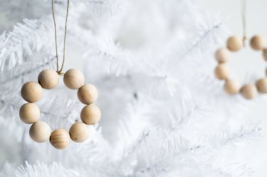 DIY Beaded Christmas Mini Wreath