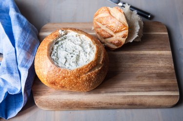 How to Make Dip in a Bread Bowl