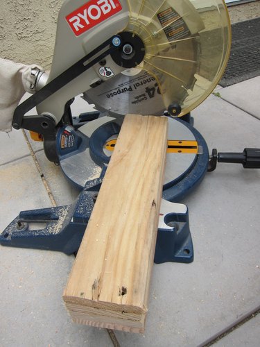 Chopping pallet boards for the bench top
