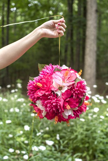 hanging flowers party décor