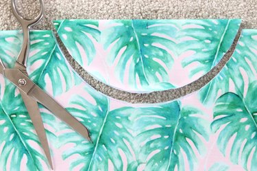 Cutting fabric for summer caftan
