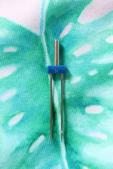 Double needle for sewing
