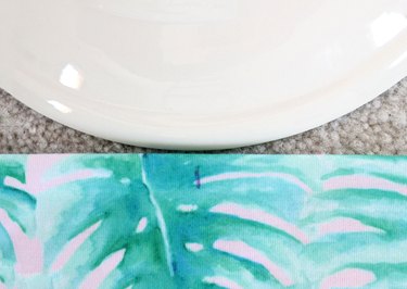 Plate and fabric for sewing instruction