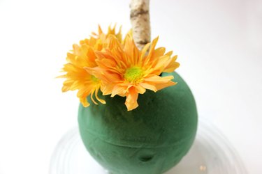These flowers will add vibrancy to any tablescape