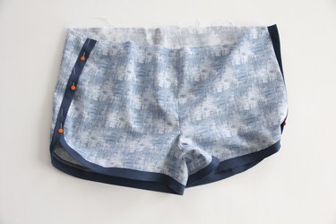 overlap side seam of jogging shorts