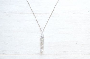 Wire wrapped crystal