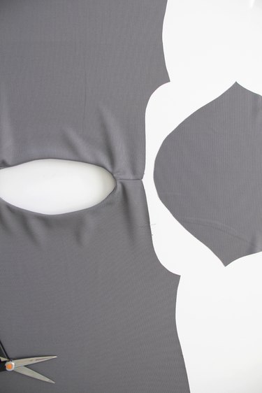 Sew the sleeve into the armsyce