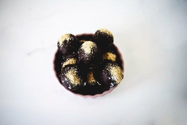 S'mores cake ball truffles are an indulgent holiday gift.