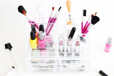 How to Create a Pretend Makeup Kit for Kids