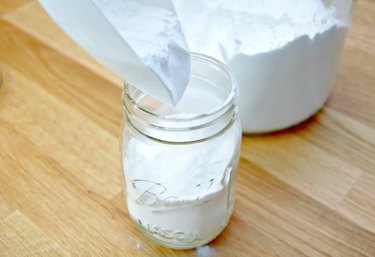 Baking soda mattress deodorizer