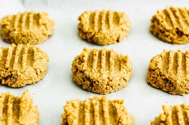 4 Ingredient Peanut Butter Cookies