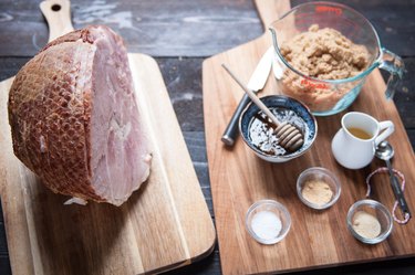 How to Honey Glaze a Ham