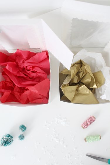Cute Holiday Gift Idea: DIY Snow Globe Kit