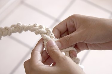 Tie the rope together.