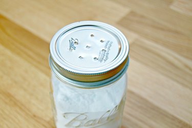 DIY Mason Jar Shaker