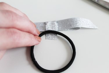 attaching bow to elastic