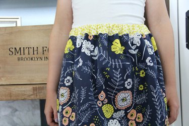 Sew an easy elastic waistband with this DIY