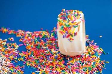 Roll bangle in sprinkles