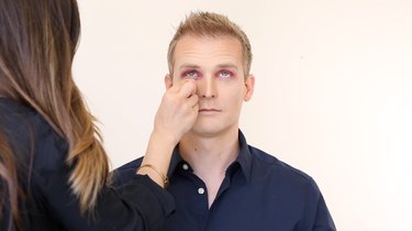 Clean up fallen shadow with concealer and beauty blender