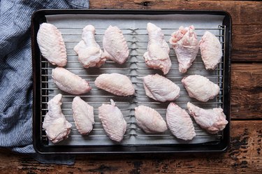 How to Make Crispy Chicken Wings in the Oven