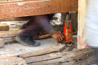 hydraulic jack