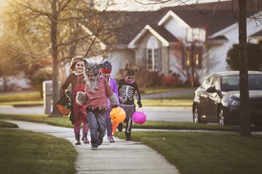 children trick-or-treating