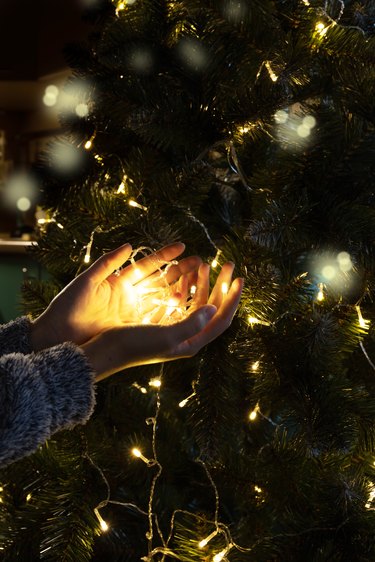 How to Make Signs With Christmas Lights