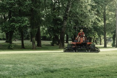 Golf course maintenance equipment, fairway mower