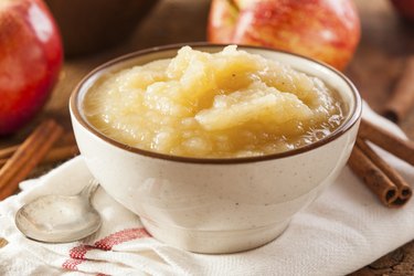 Healthy Organic Applesauce with Cinnamon