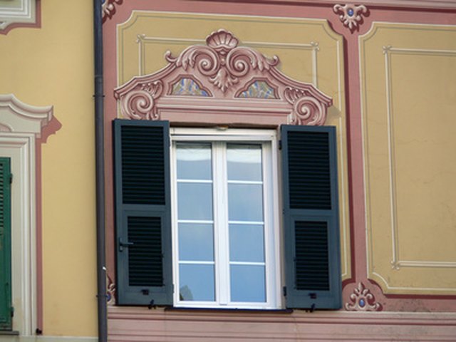 How to Remove Oxidation on Shutters | ehow