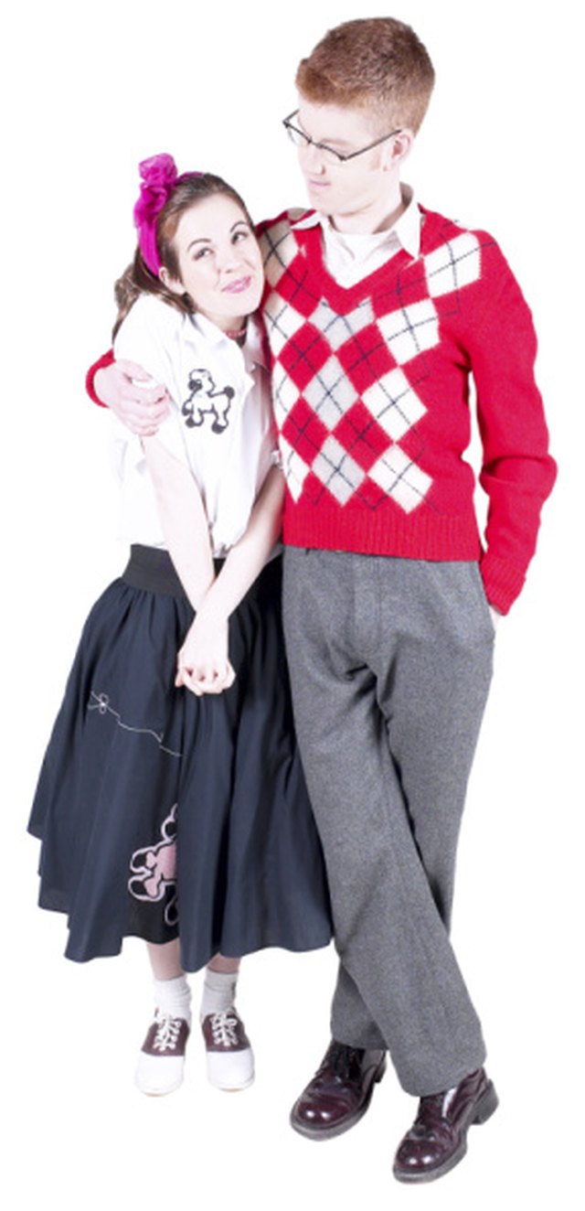 dress up retro 19 Retro Outfits Ideas: Everyday Look With a Vintage Twist heartmycloset