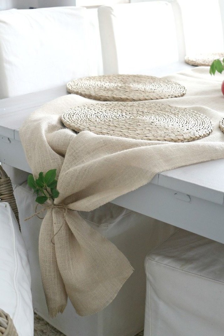 Burlap runner